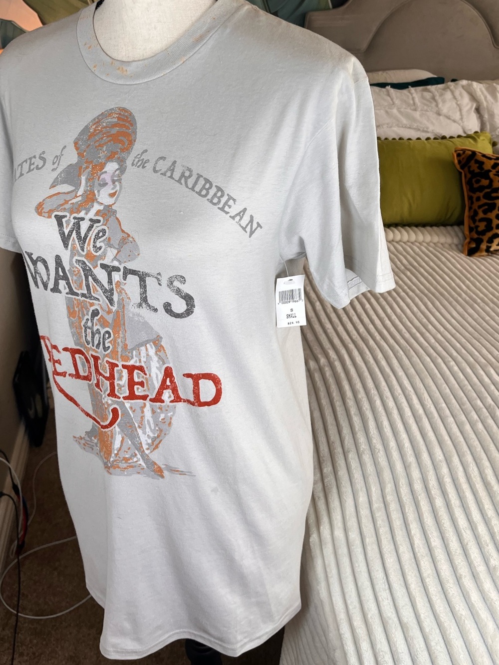 Disney Hanes Grey Graphic Pirates of the Caribbean Redhead T-Shirt Size Small - Picture 3 of 13